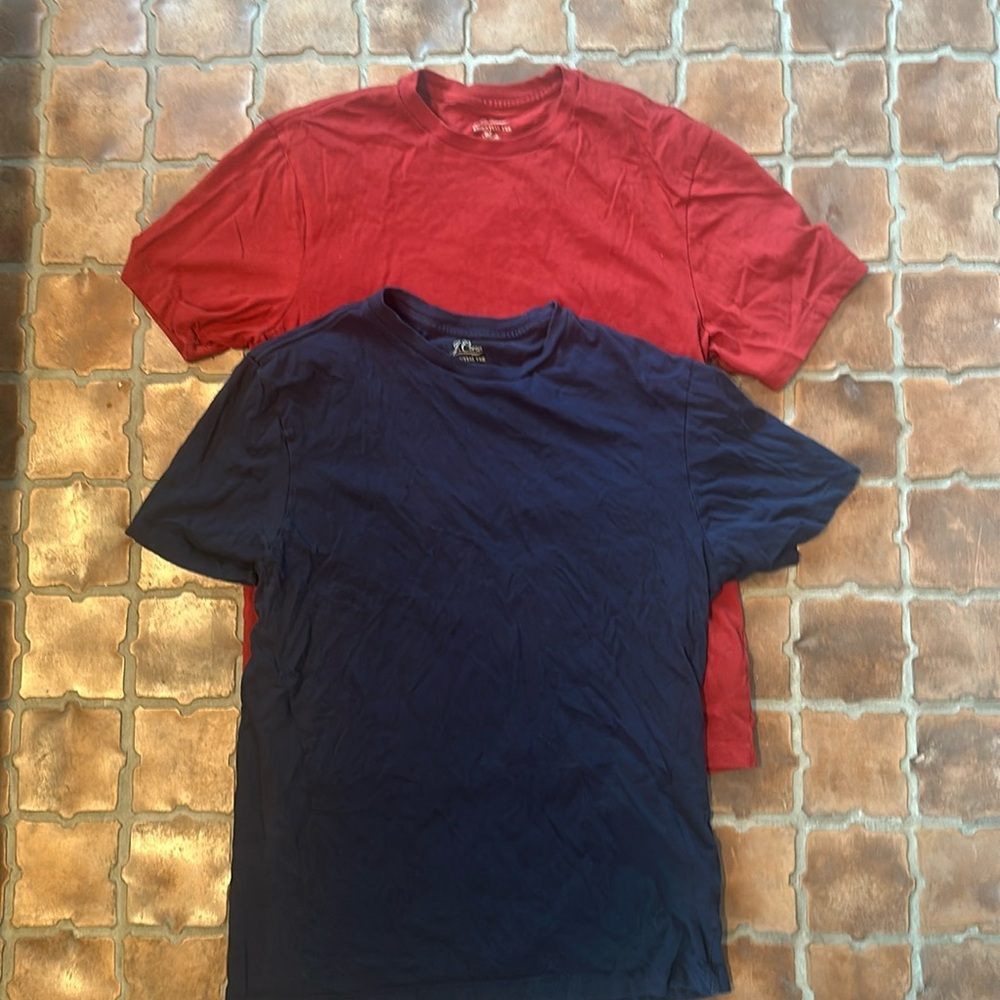 J.Crew men’s T-shirts the essential tea size small red and navy 100% cotton